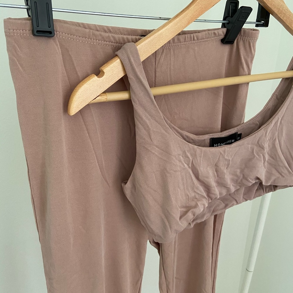 Set - Picture 2 of 4